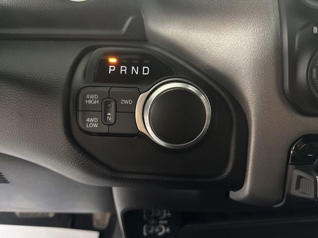 Used 2024 RAM 2500 Big Horn AWD/4WD image 32