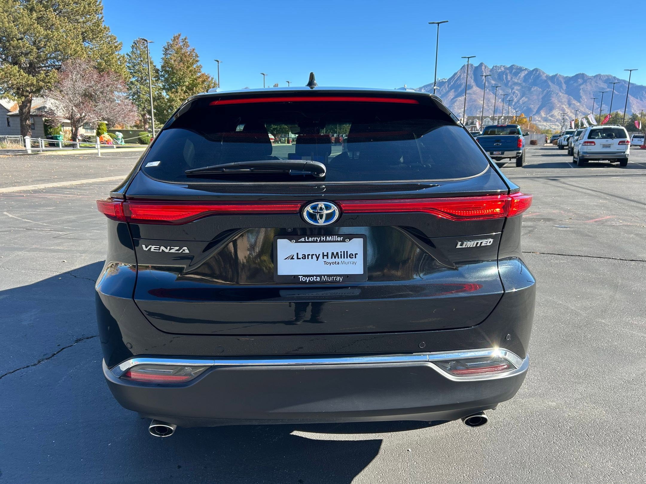 Used 2024 Toyota Venza Limited image 4