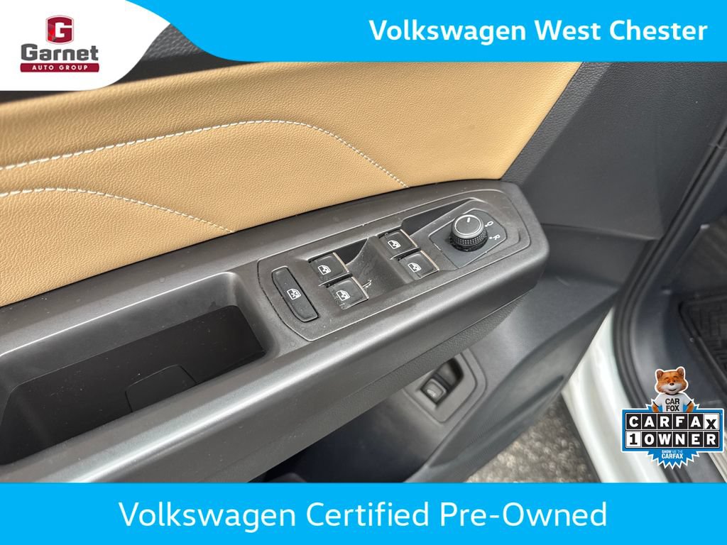 Certified 2023 Volkswagen Atlas Cross Sport SEL R-Line AWD/4WD image 12