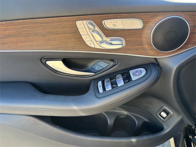Used 2022 Mercedes-Benz GLC 300 w/ Premium Package Lite image 25
