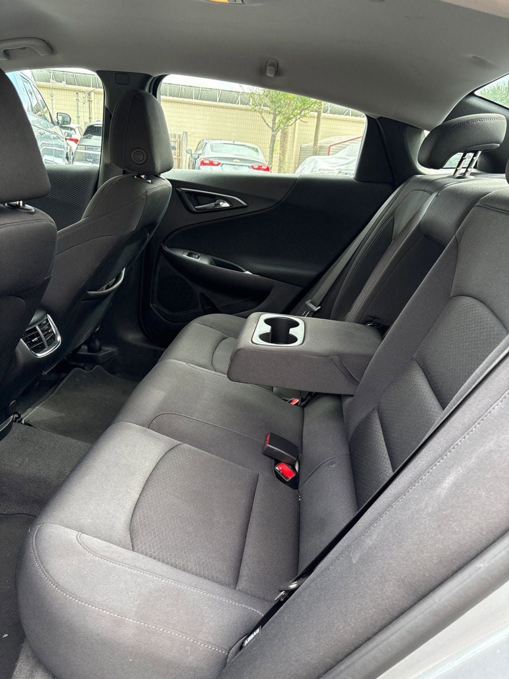 Used 2025 Chevrolet Malibu LT FWD image 3