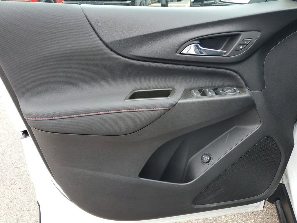 Certified 2023 Chevrolet Equinox RS w/ LPO, Floor Liner Package image 21