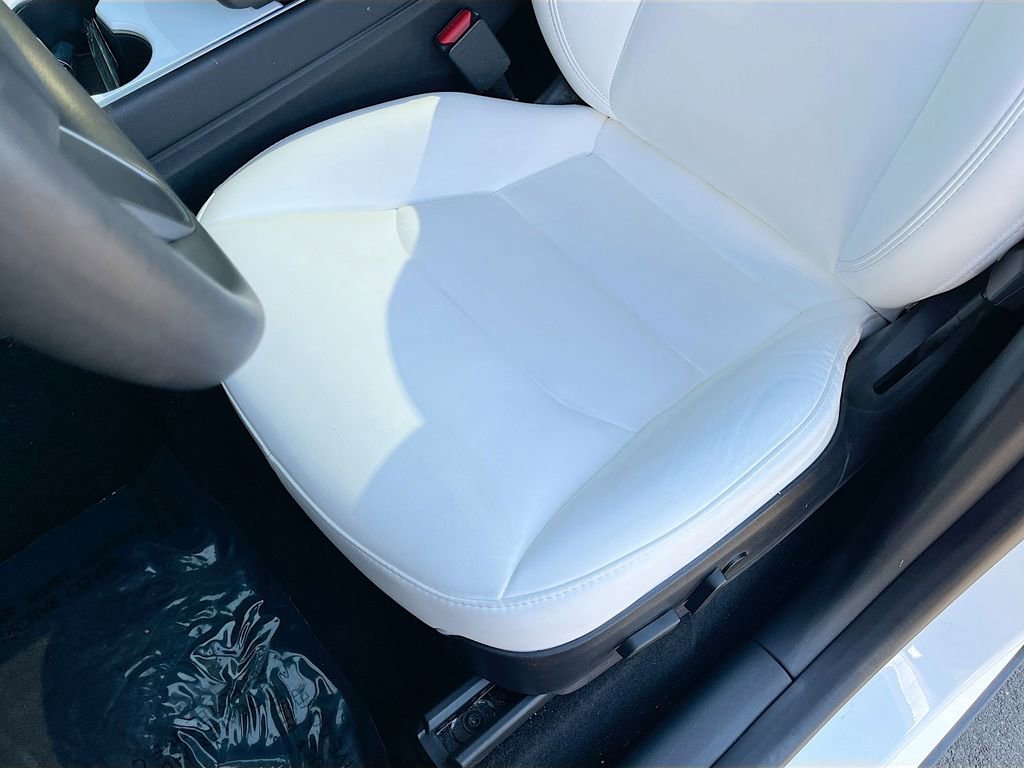 Used 2020 Tesla Model Y Long Range image 18