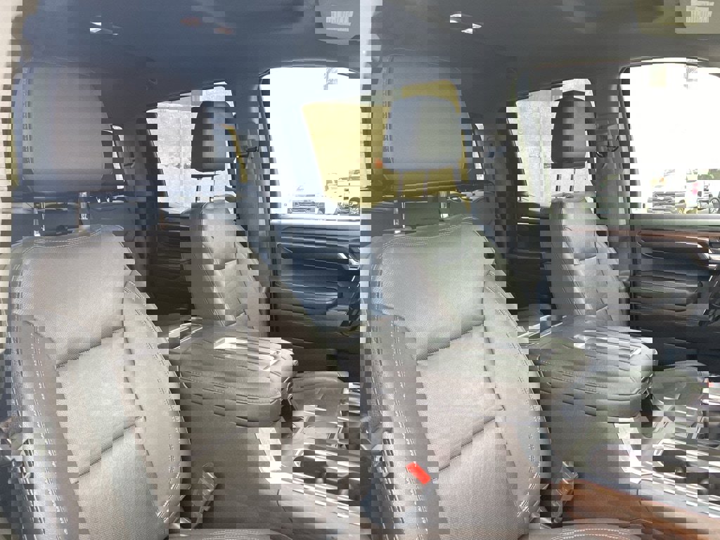 Used 2022 GMC Sierra 1500 SLT w/ SLT Premium Plus Package image 24