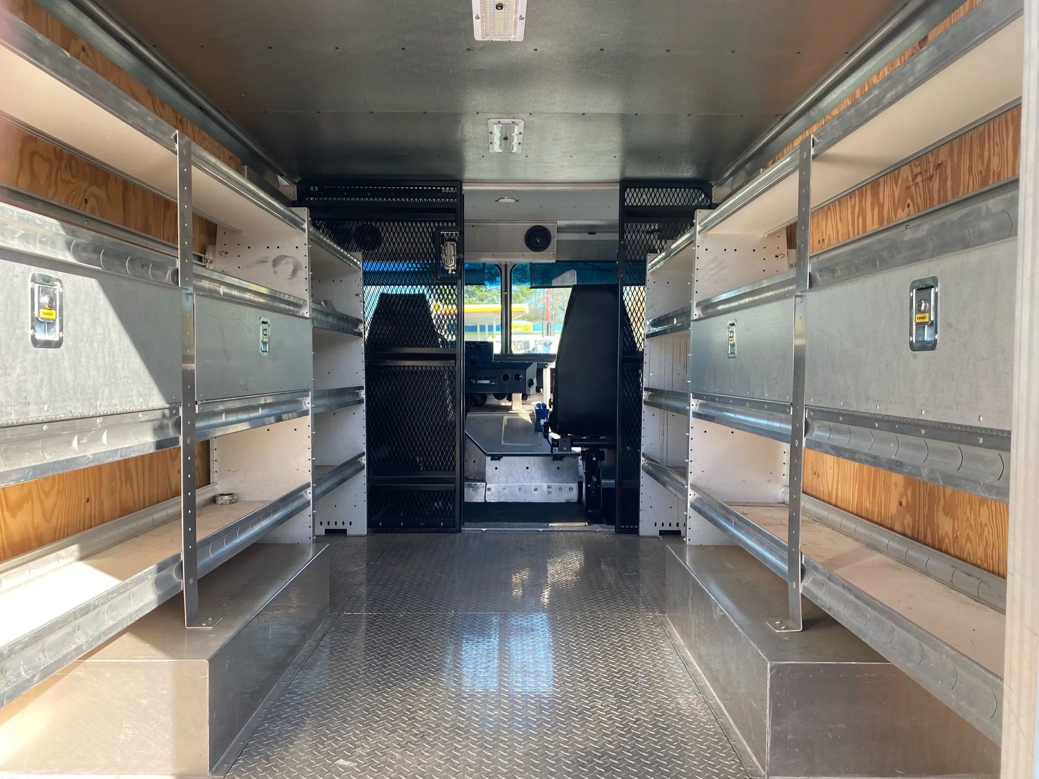 Used 2014 Ford E-350 and Econoline 350 Super Duty w/ A/C Prep Package RWD image 17