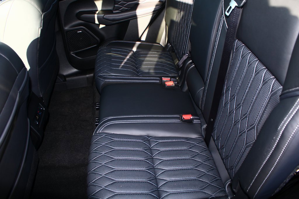 New 2026 Mitsubishi Outlander SEL image 13