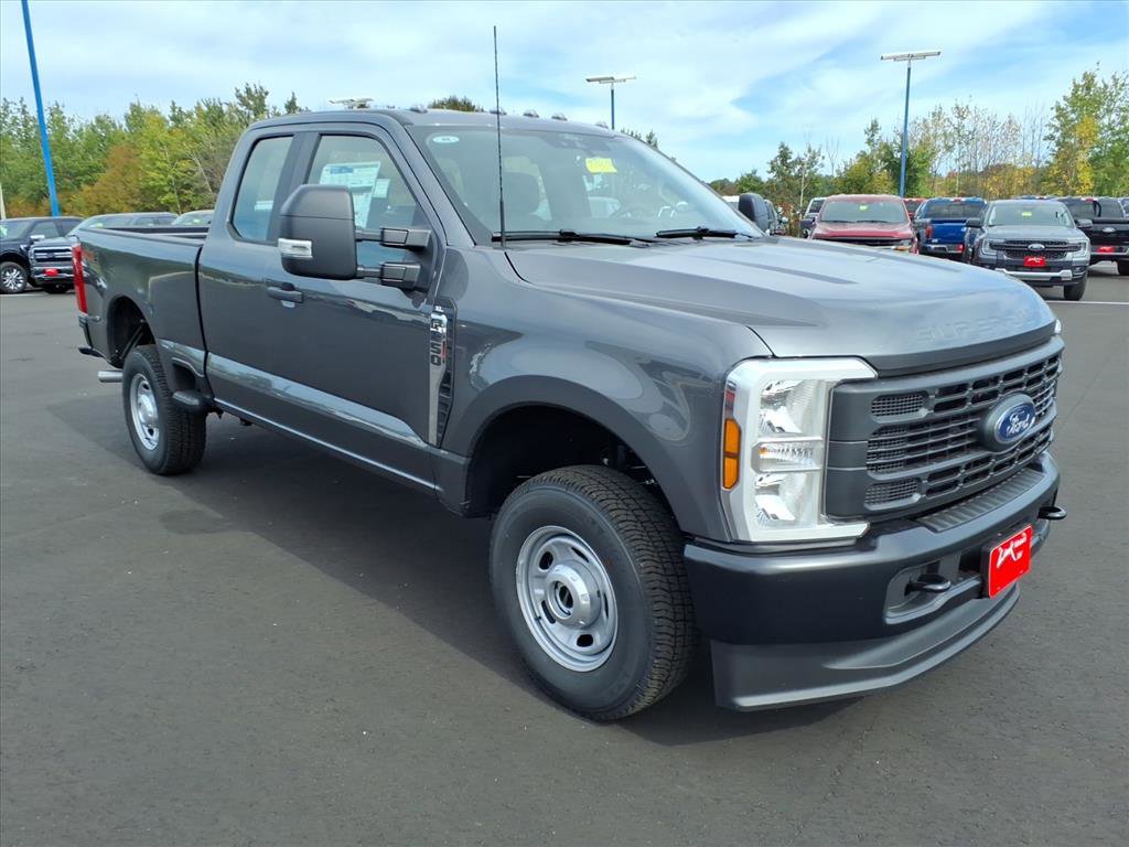 New 2026 Ford F250 XL image 4