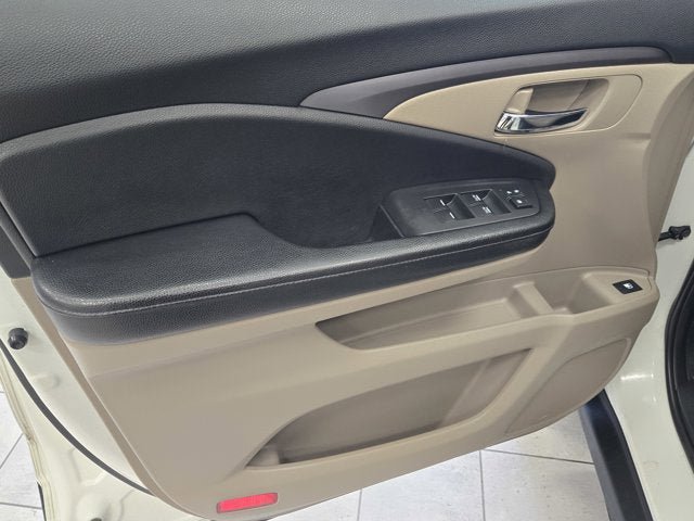 Used 2017 Honda Ridgeline RTL image 18