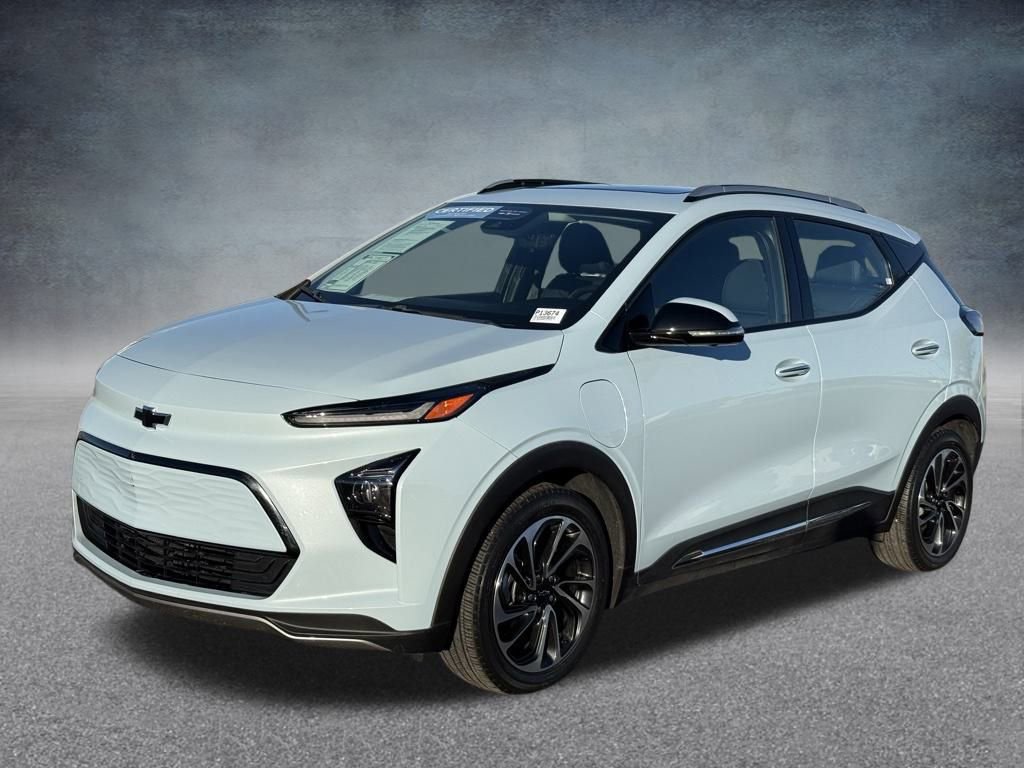 Certified 2022 Chevrolet Bolt EUV Premier w/ Sun & Sound Package image 9