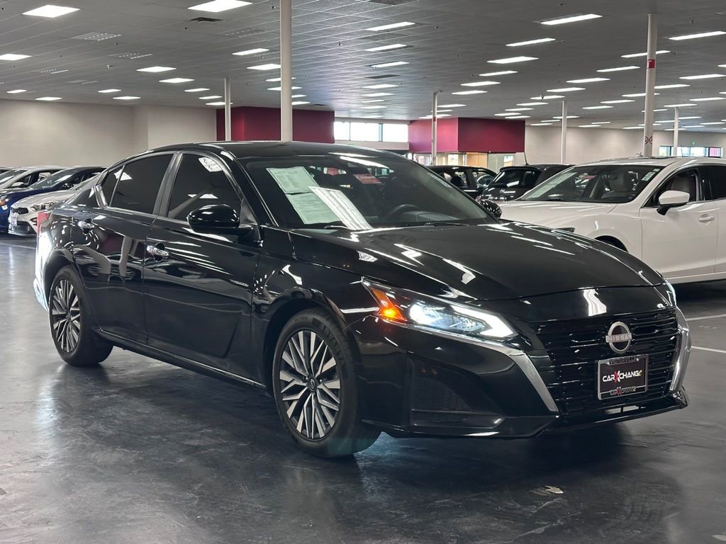 Used 2023 Nissan Altima 2.5 SV image 9