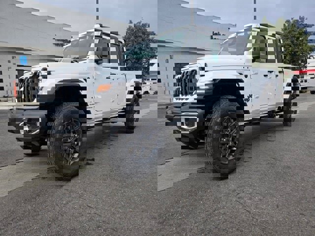 New 2026 Jeep Gladiator Sport image 3