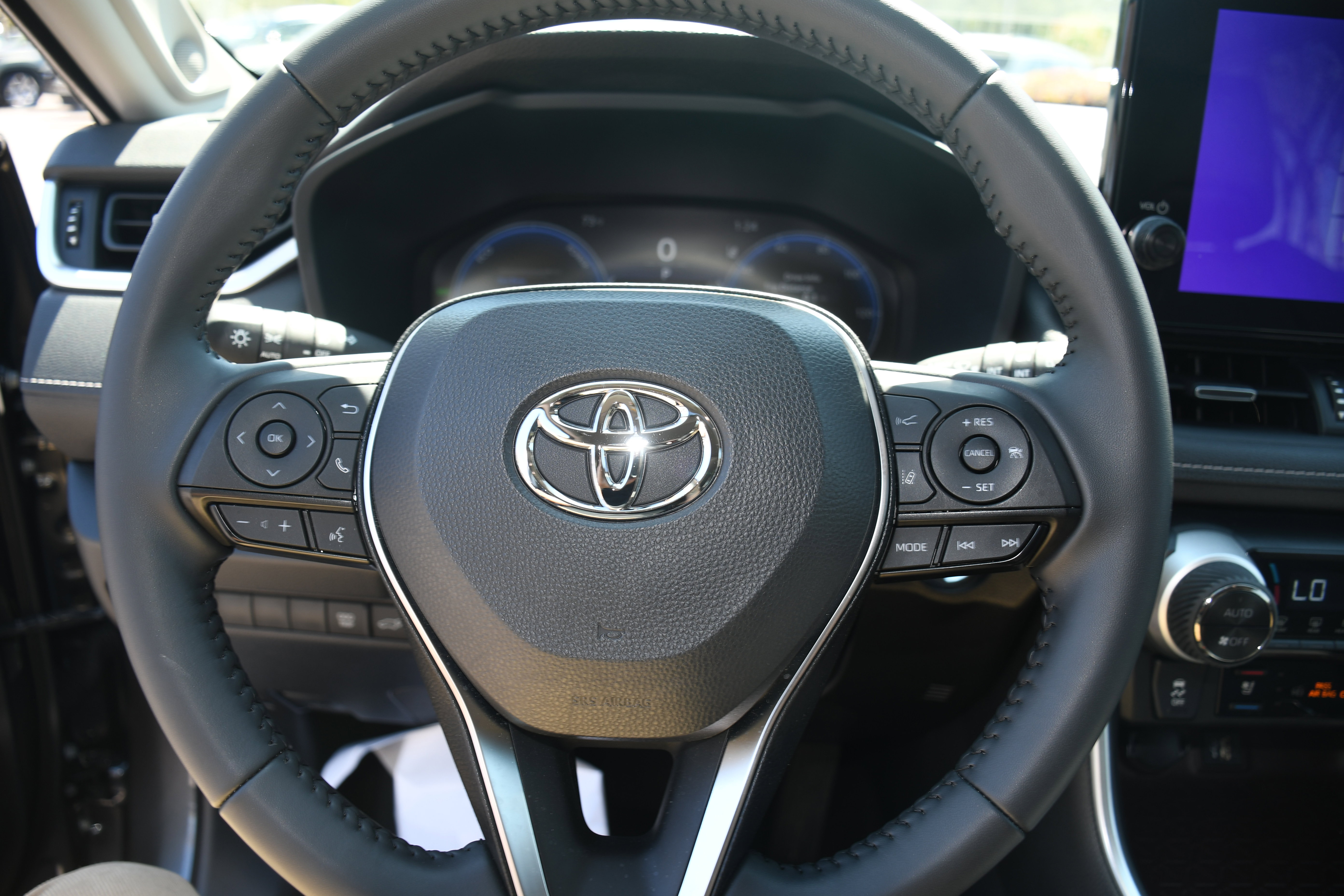 Used 2024 Toyota RAV4 Limited image 14