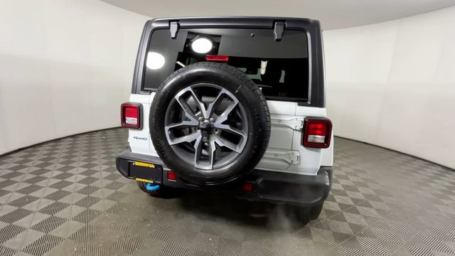 Used 2024 Jeep Wrangler Unlimited w/ Convenience Group AWD/4WD image 6
