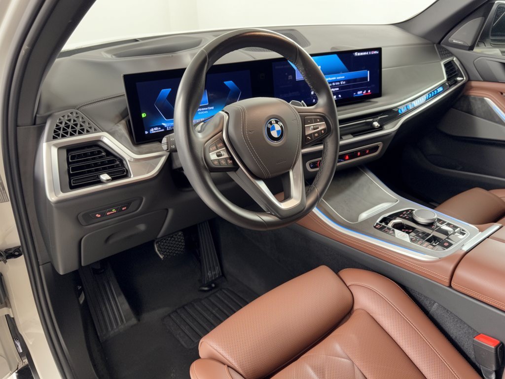 Certified 2024 BMW X5 xDrive50e w/ Premium Package AWD/4WD image 4