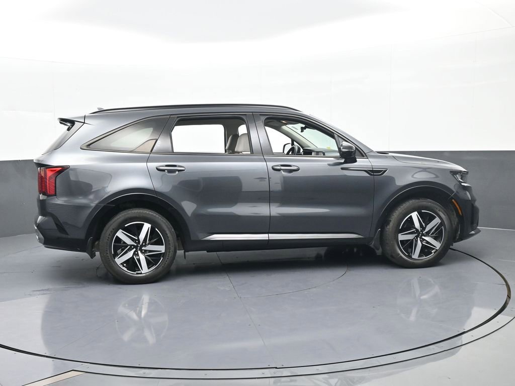 Used 2023 Kia Sorento S image 7