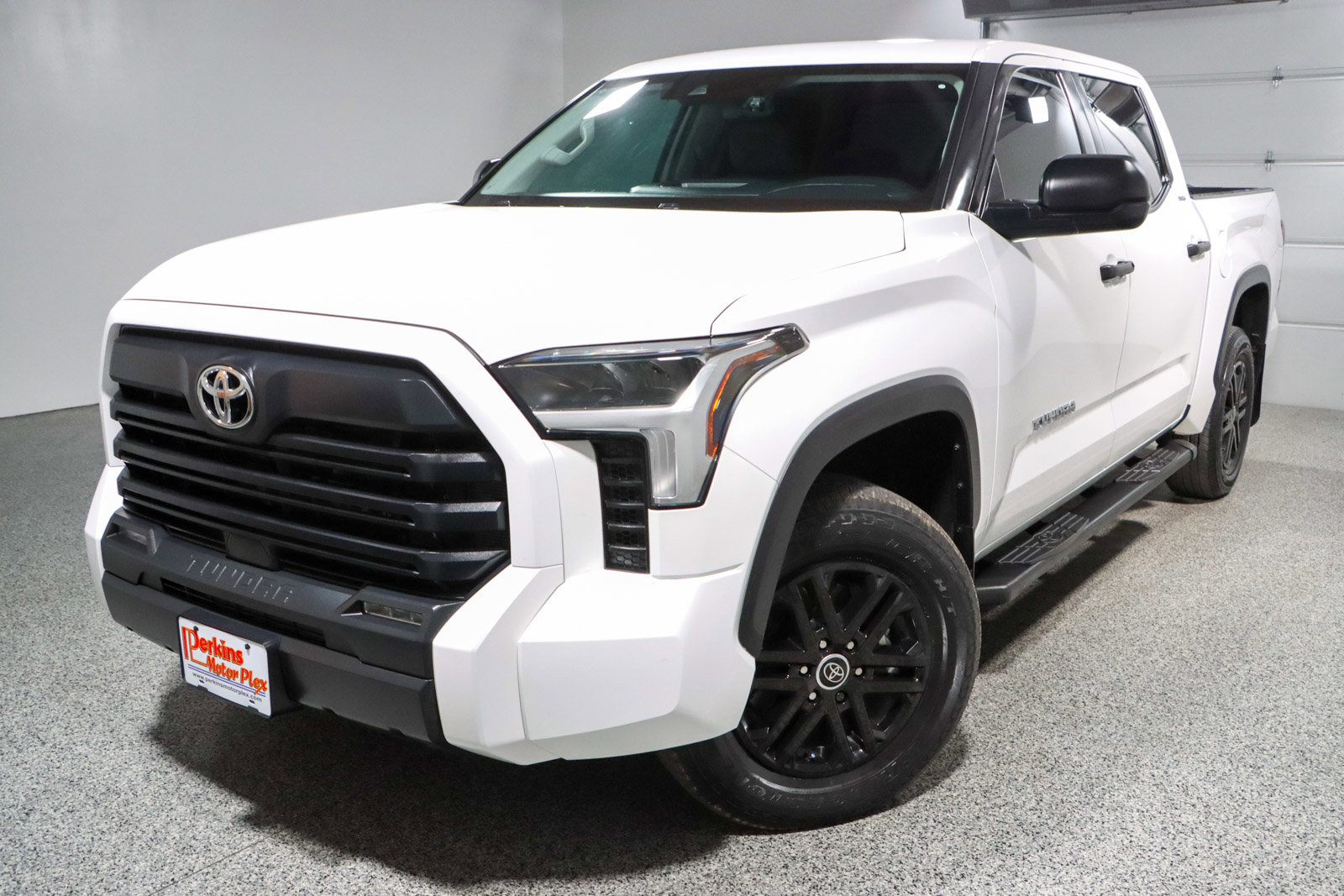 Used 2024 Toyota Tundra SR5 AWD/4WD image 31