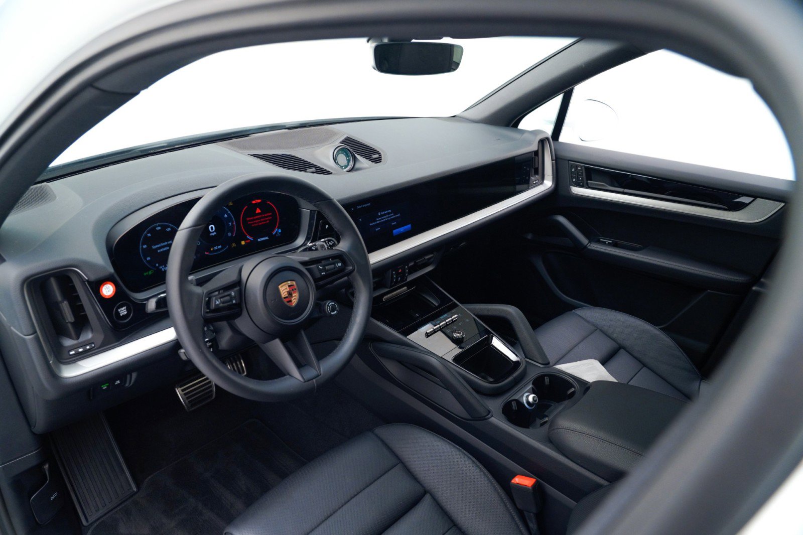 Used 2025 Porsche Cayenne S image 4