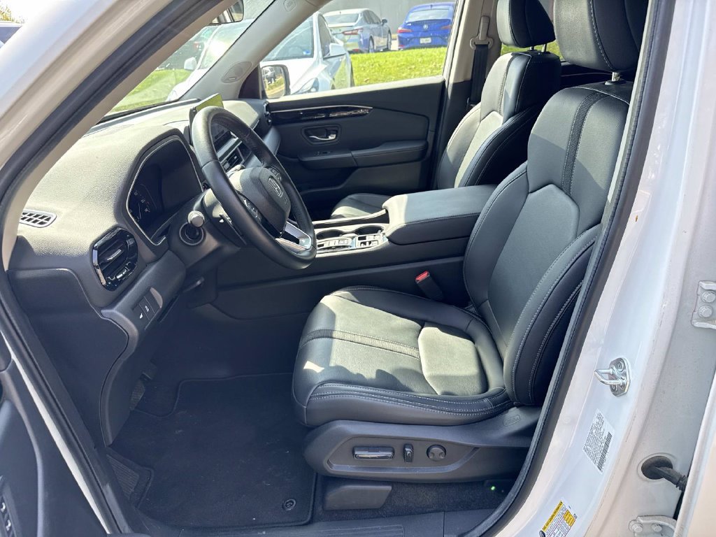 Used 2024 Honda Pilot Touring image 6