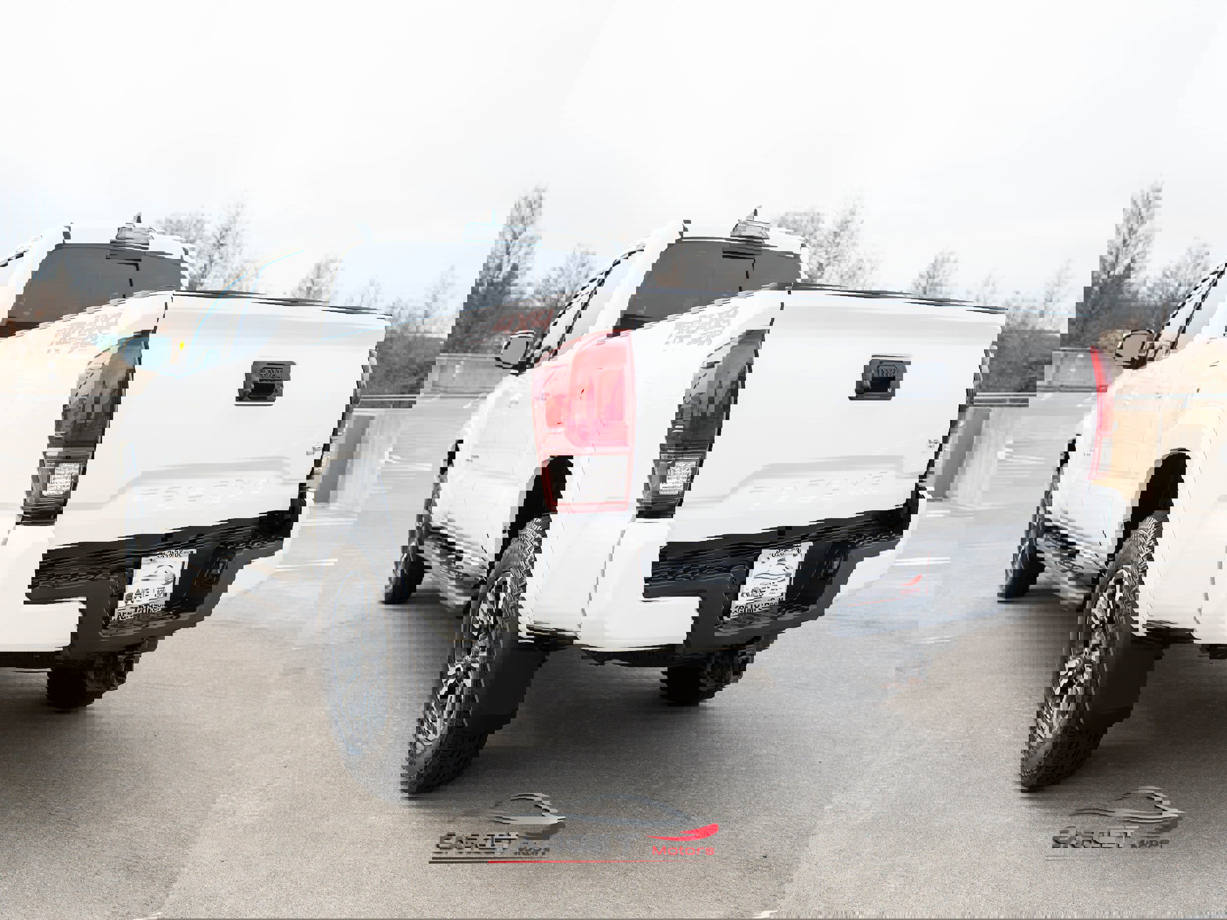 Used 2018 Toyota Tacoma TRD Sport w/ Exterior Package AWD/4WD image 5