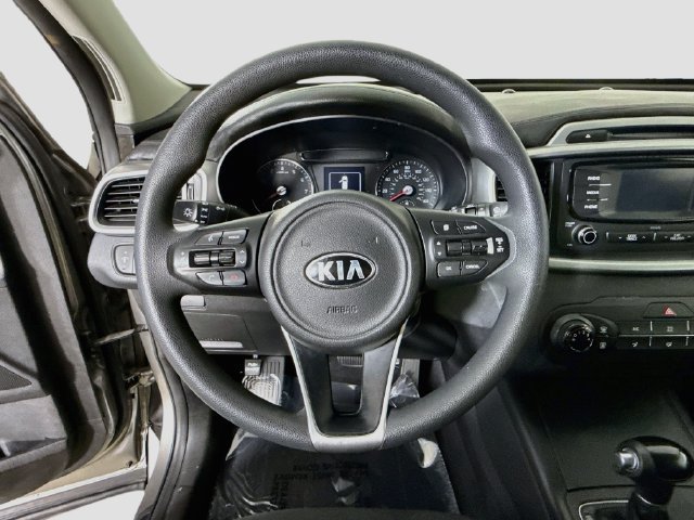Used 2017 Kia Sorento FWD image 12