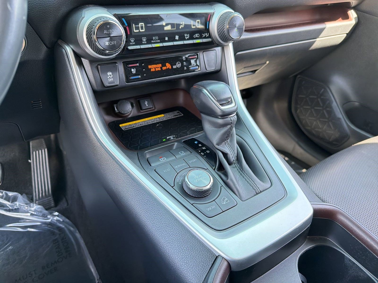 Used 2021 Toyota RAV4 Limited image 18