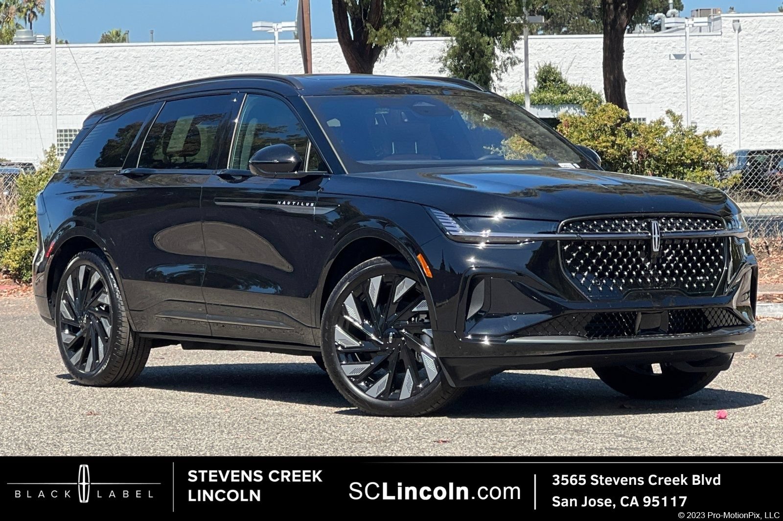 New 2026 Lincoln Nautilus Reserve w/ Jet Appearance Package AWD/4WD image 1