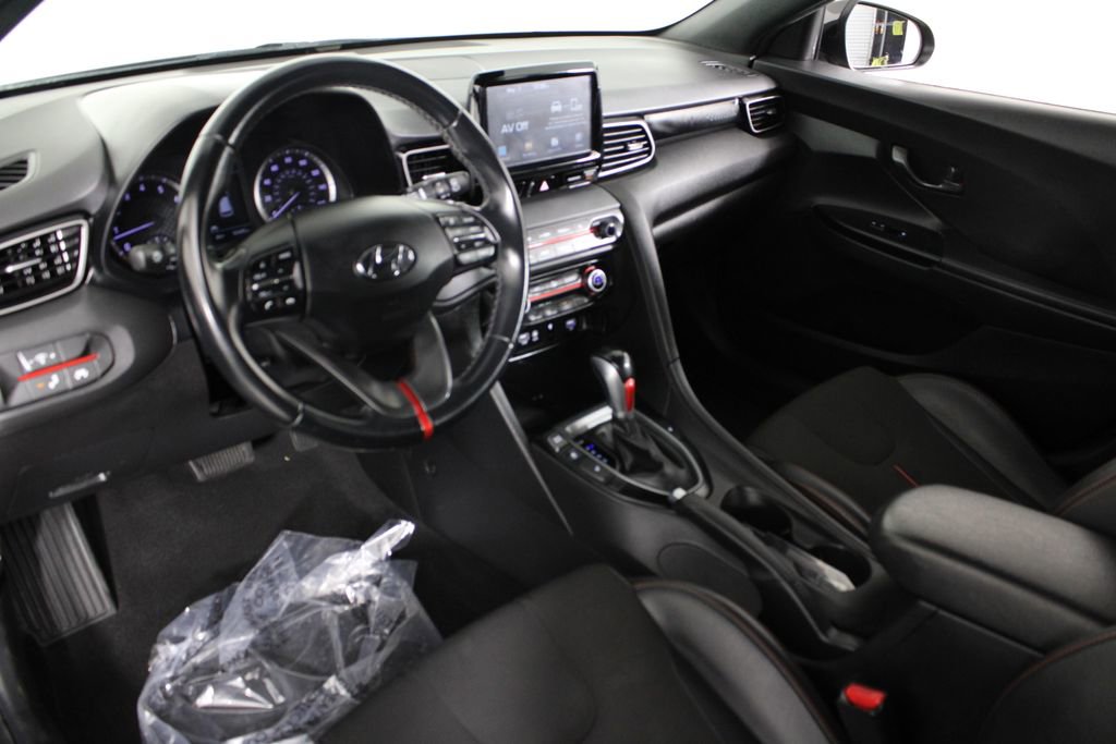 Used 2020 Hyundai Veloster 2.0 Premium FWD image 17