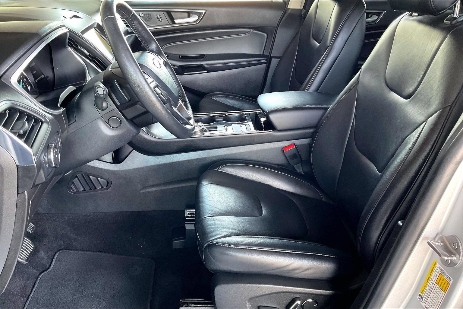 Used 2019 Ford Edge Titanium AWD/4WD image 19