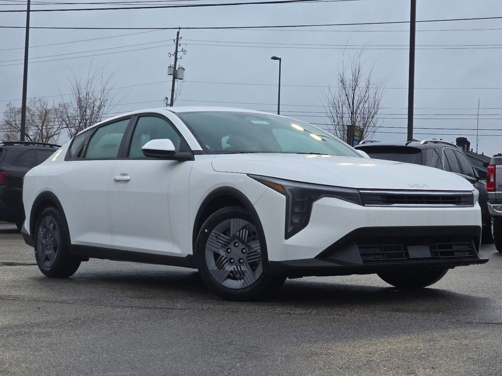 New 2025 Kia K4 LX image 2