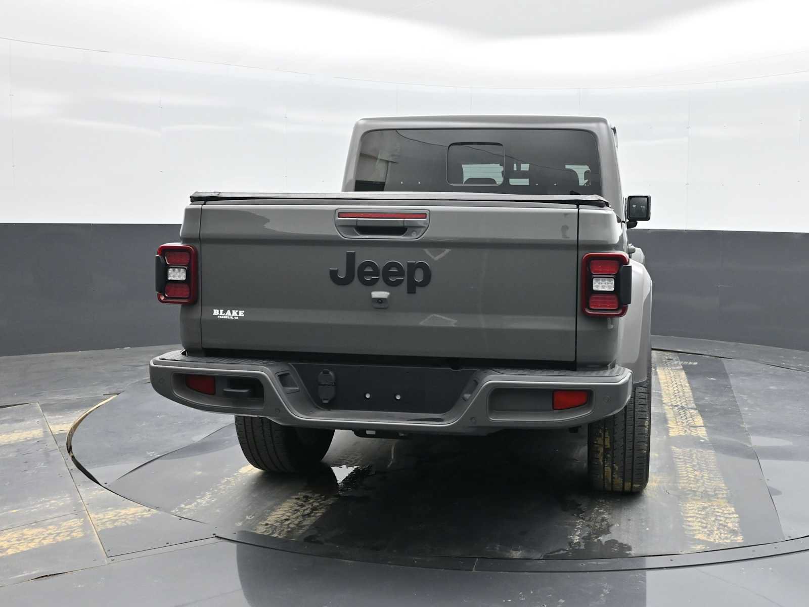 Used 2022 Jeep Gladiator Overland AWD/4WD image 7