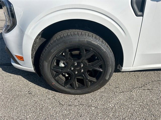 New 2025 Ford Maverick Lobo image 16