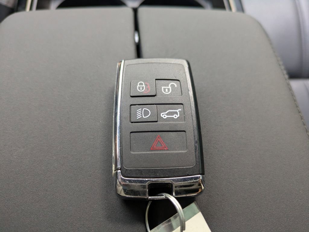 Used 2025 Land Rover Range Rover Evoque S image 33