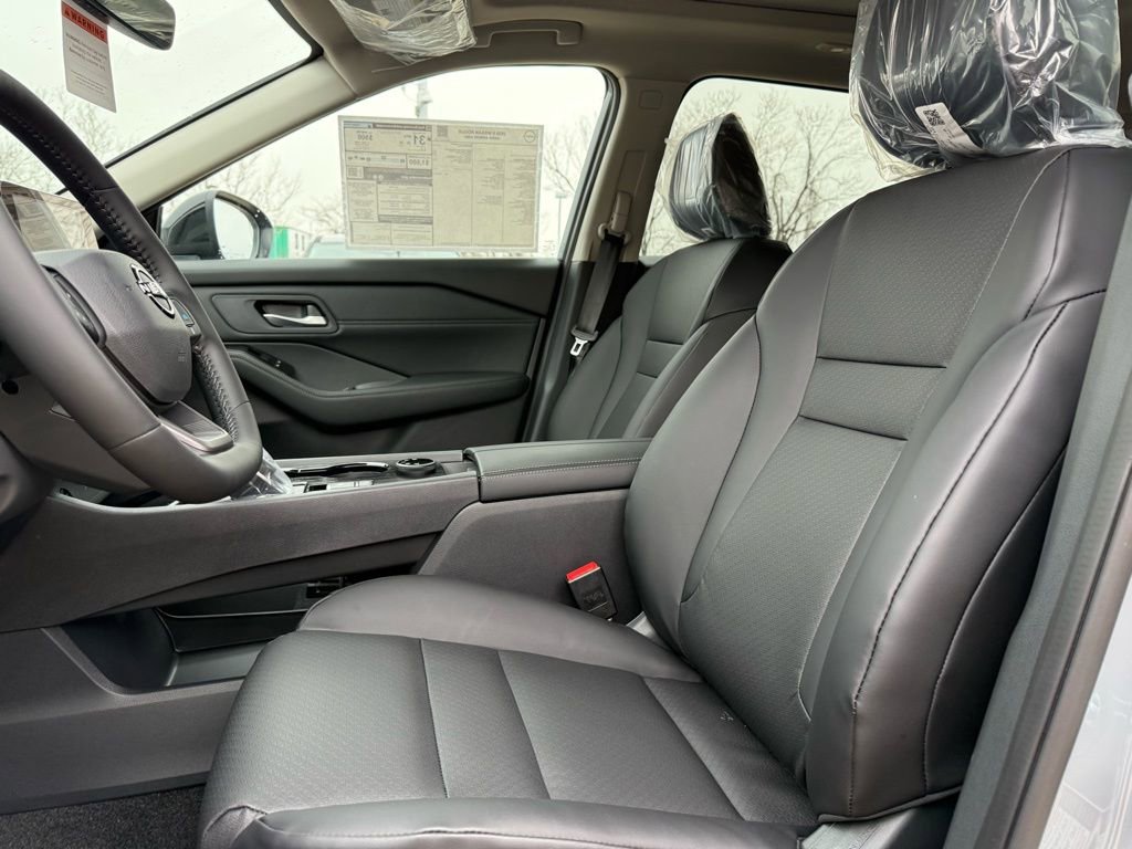 New 2026 Nissan Rogue SV AWD/4WD image 16