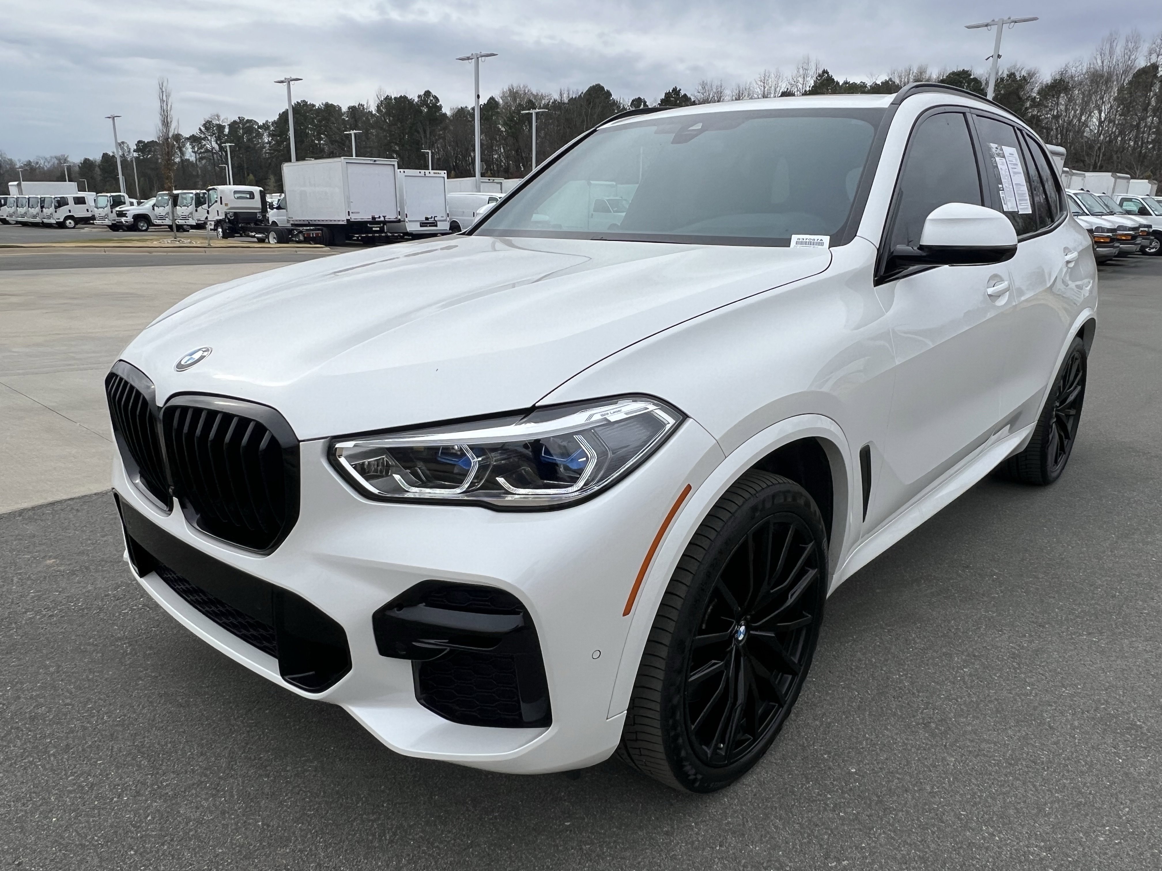 Used 2023 BMW X5 M50i w/ Executive Package image 5