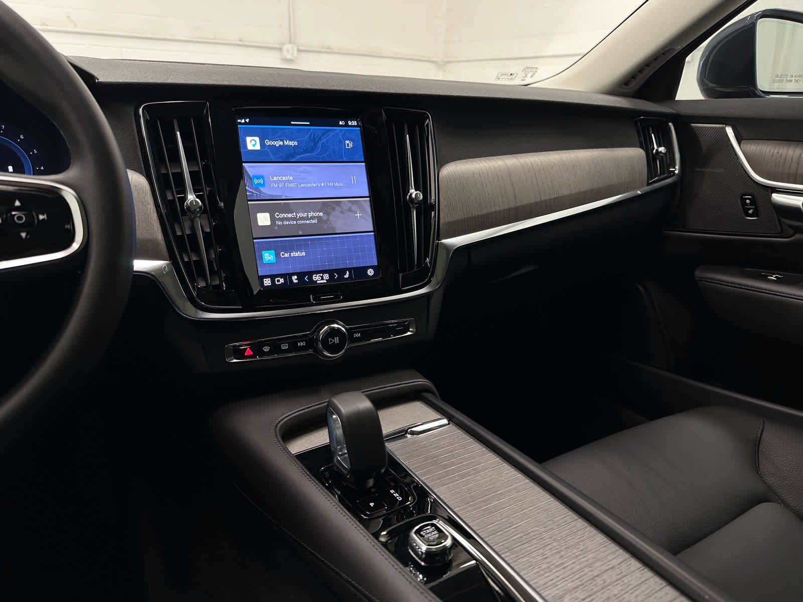 Used 2023 Volvo S90 B6 Plus AWD/4WD image 29