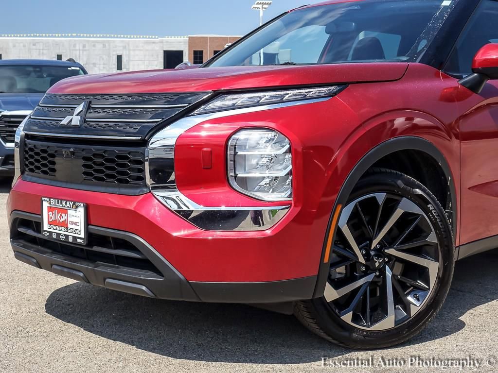 Used 2022 Mitsubishi Outlander ES AWD/4WD image 3