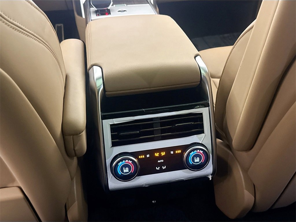 New 2026 Land Rover Range Rover SE image 25