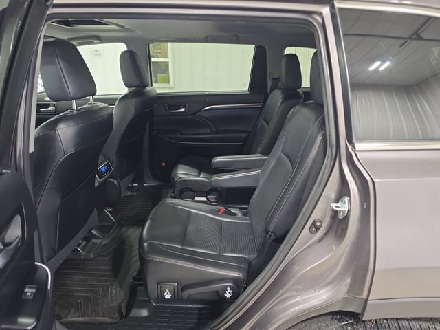 Used 2015 Toyota Highlander Limited AWD/4WD image 26