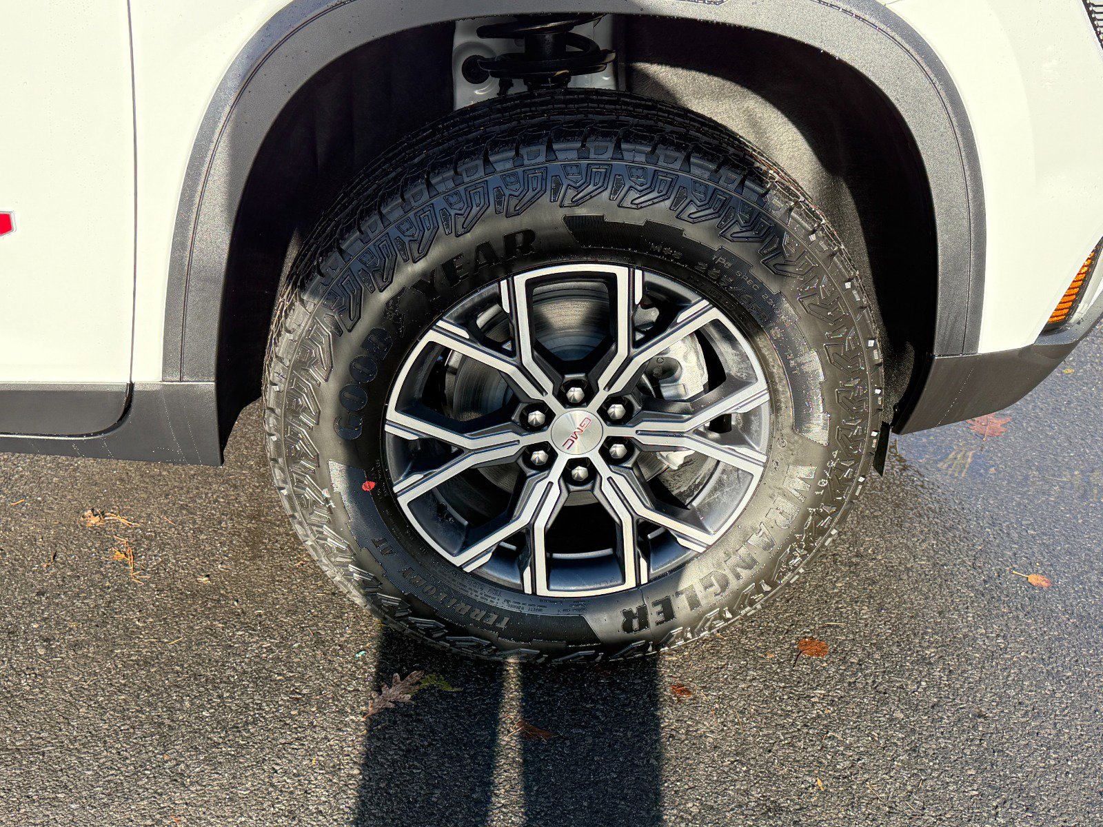 New 2026 GMC Acadia AT4 image 12