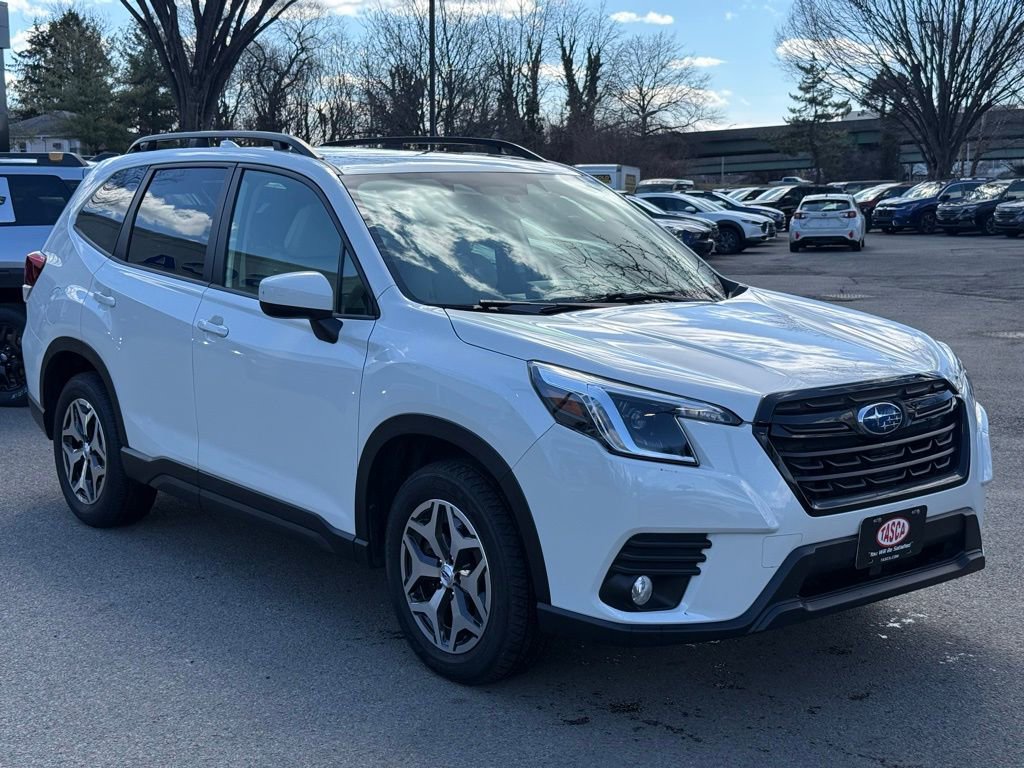Used 2022 Subaru Forester Premium image 4