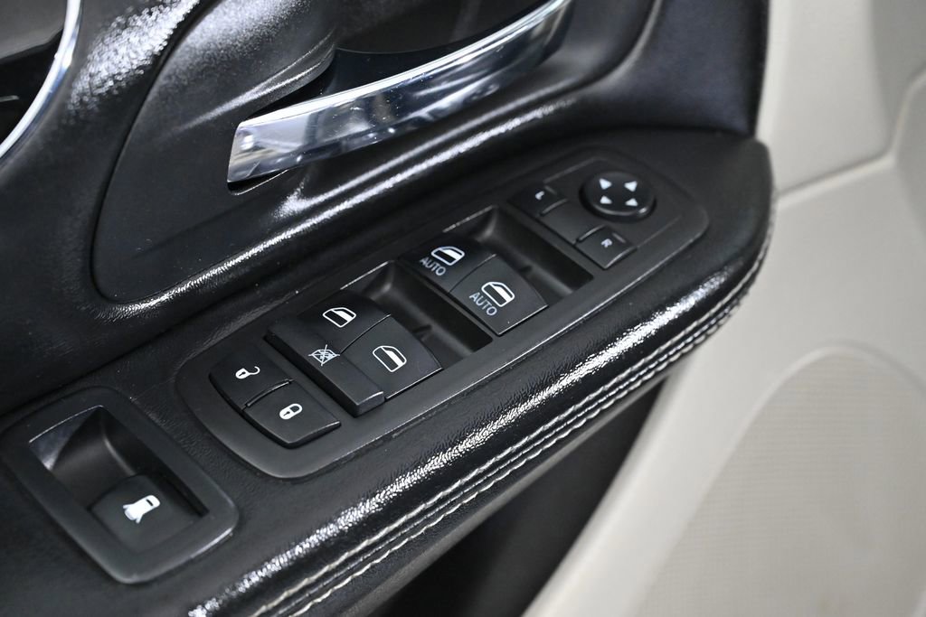 Used 2019 Dodge Grand Caravan SXT image 20