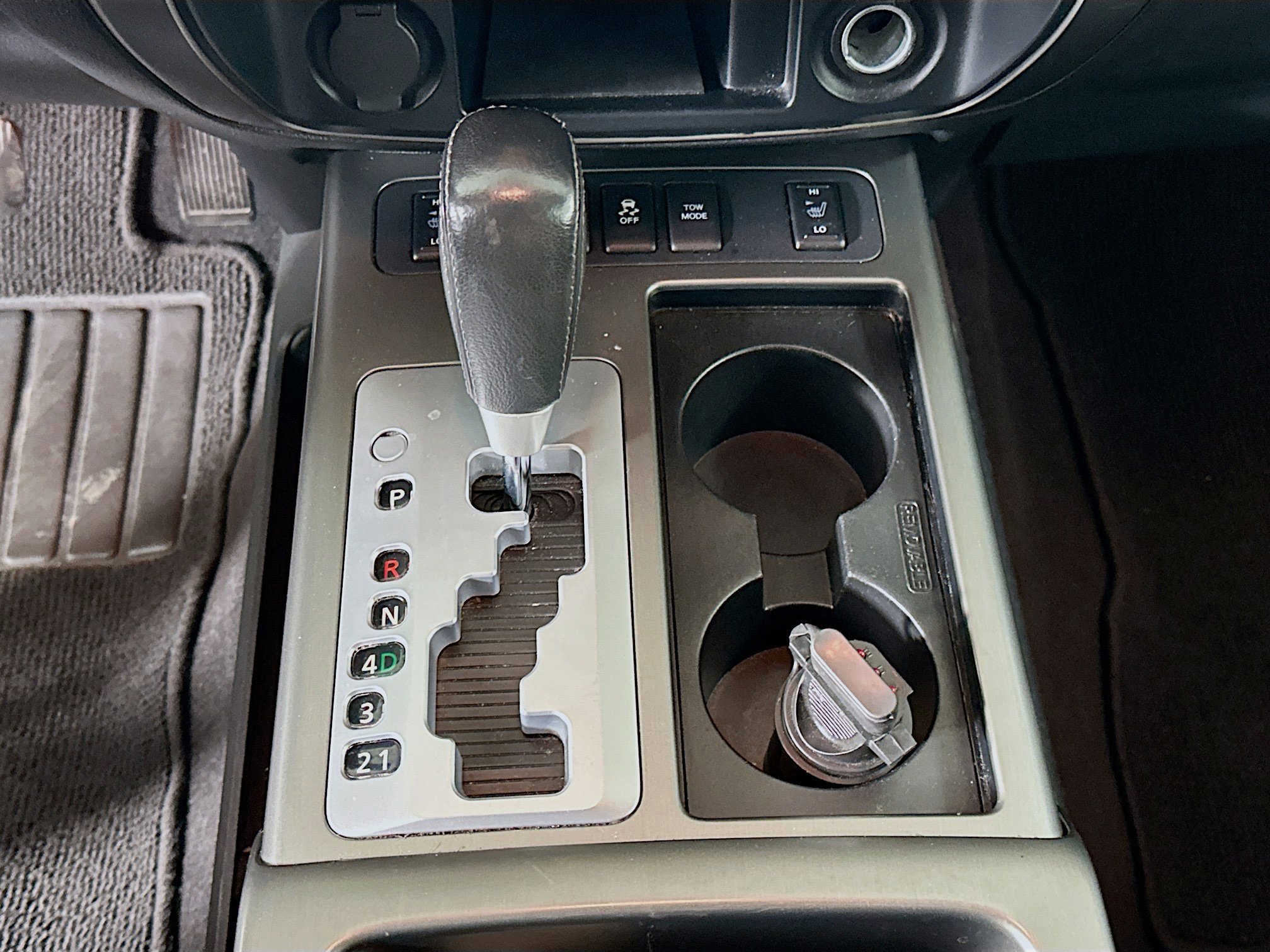 Used 2015 Nissan Armada Platinum w/ 2nd Row Captain Seat Package image 24