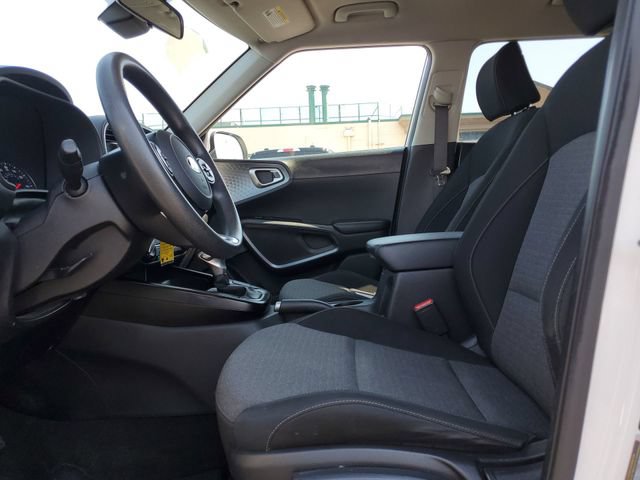 Used 2020 Kia Soul S FWD image 17