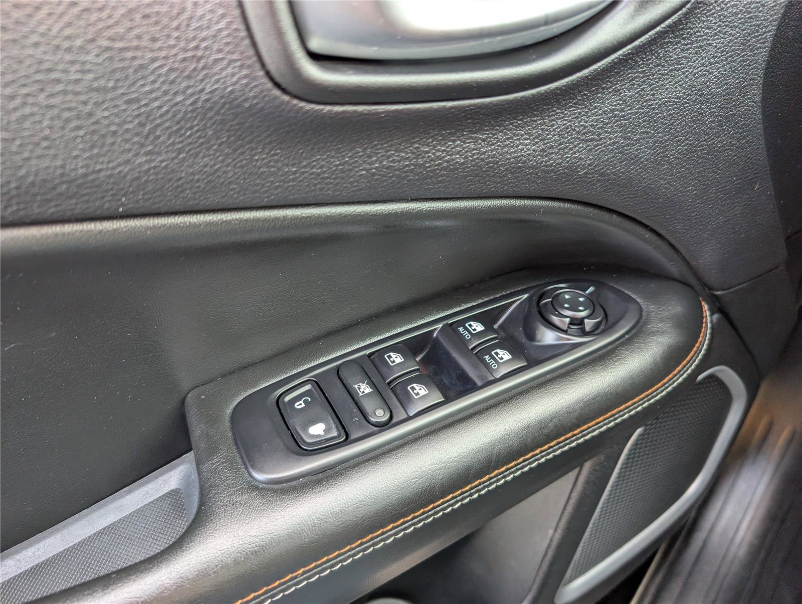 Used 2019 Jeep Compass Latitude w/ Popular Equipment Group image 18