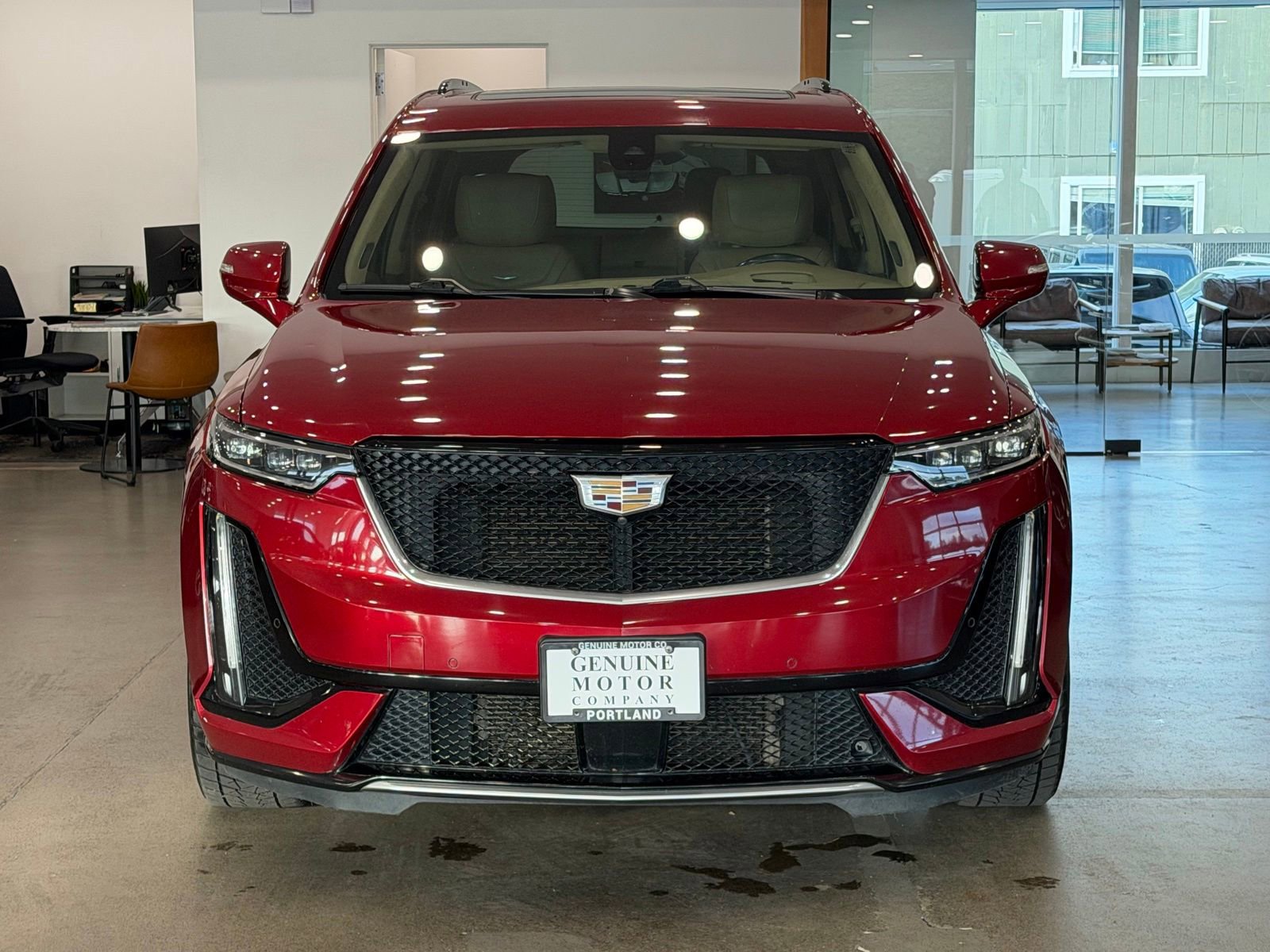 Used 2020 Cadillac XT6 Sport w/ Platinum Package AWD/4WD image 2