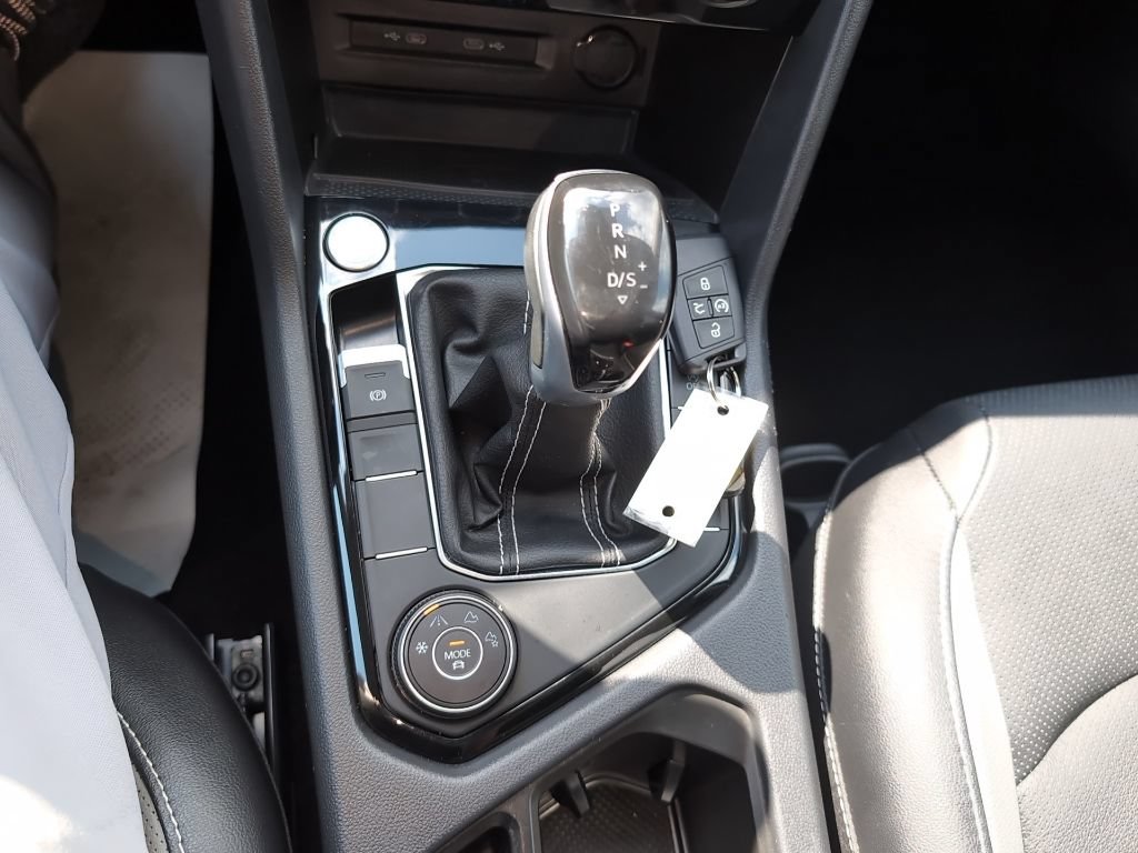 Used 2023 Volkswagen Taos SEL AWD/4WD image 25