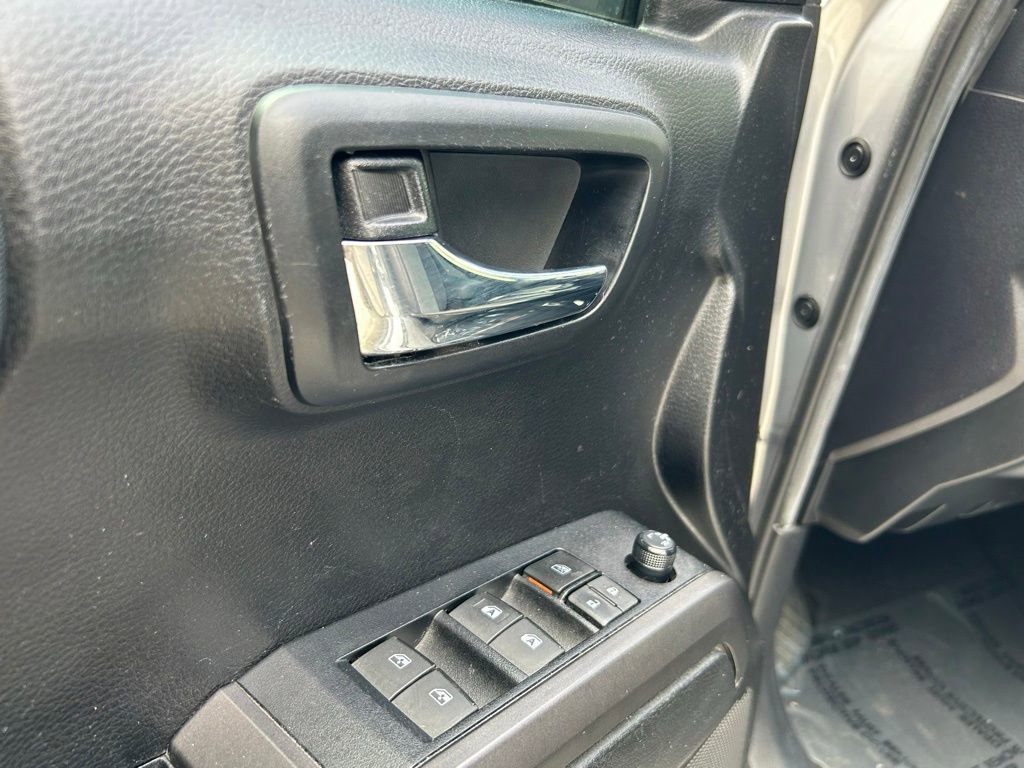 Used 2021 Toyota Tacoma TRD Off-Road image 16