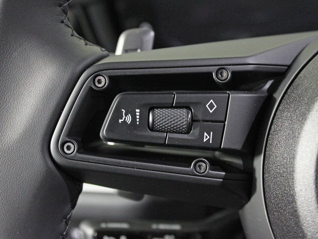 Certified 2025 Porsche Cayenne image 24