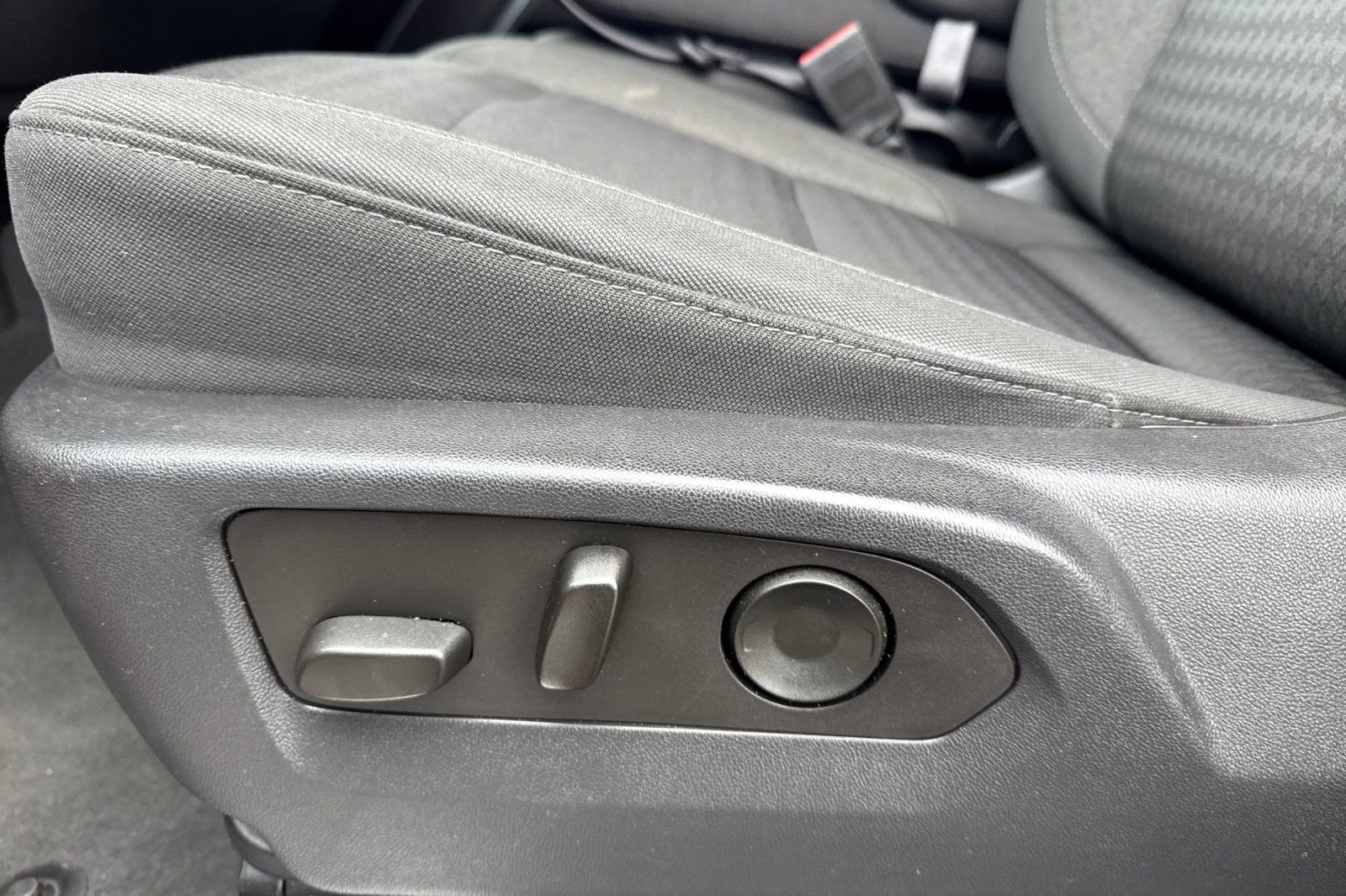 Used 2023 GMC Sierra 1500 SLE image 14