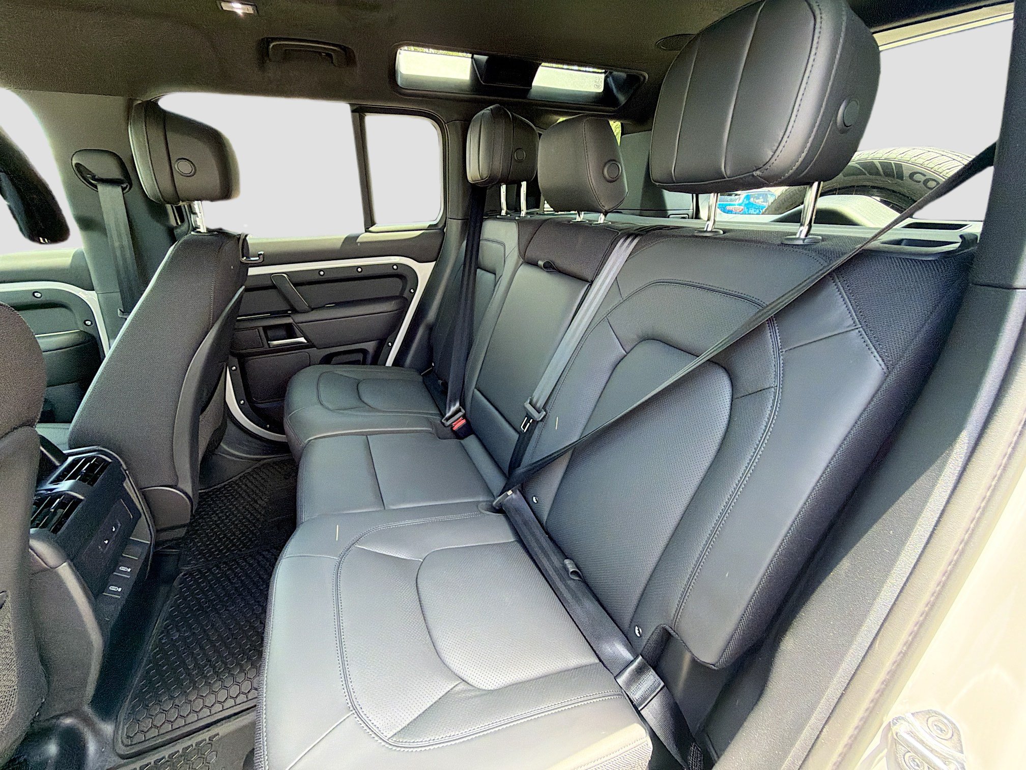 New 2026 Land Rover Defender 110 X AWD/4WD image 19
